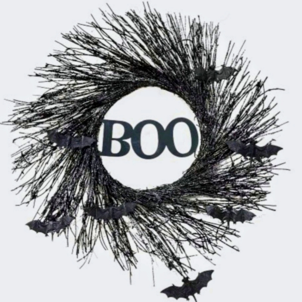 New Holiday Home LED light up Black Boo Wreath. Fall halloween. Black & silver.